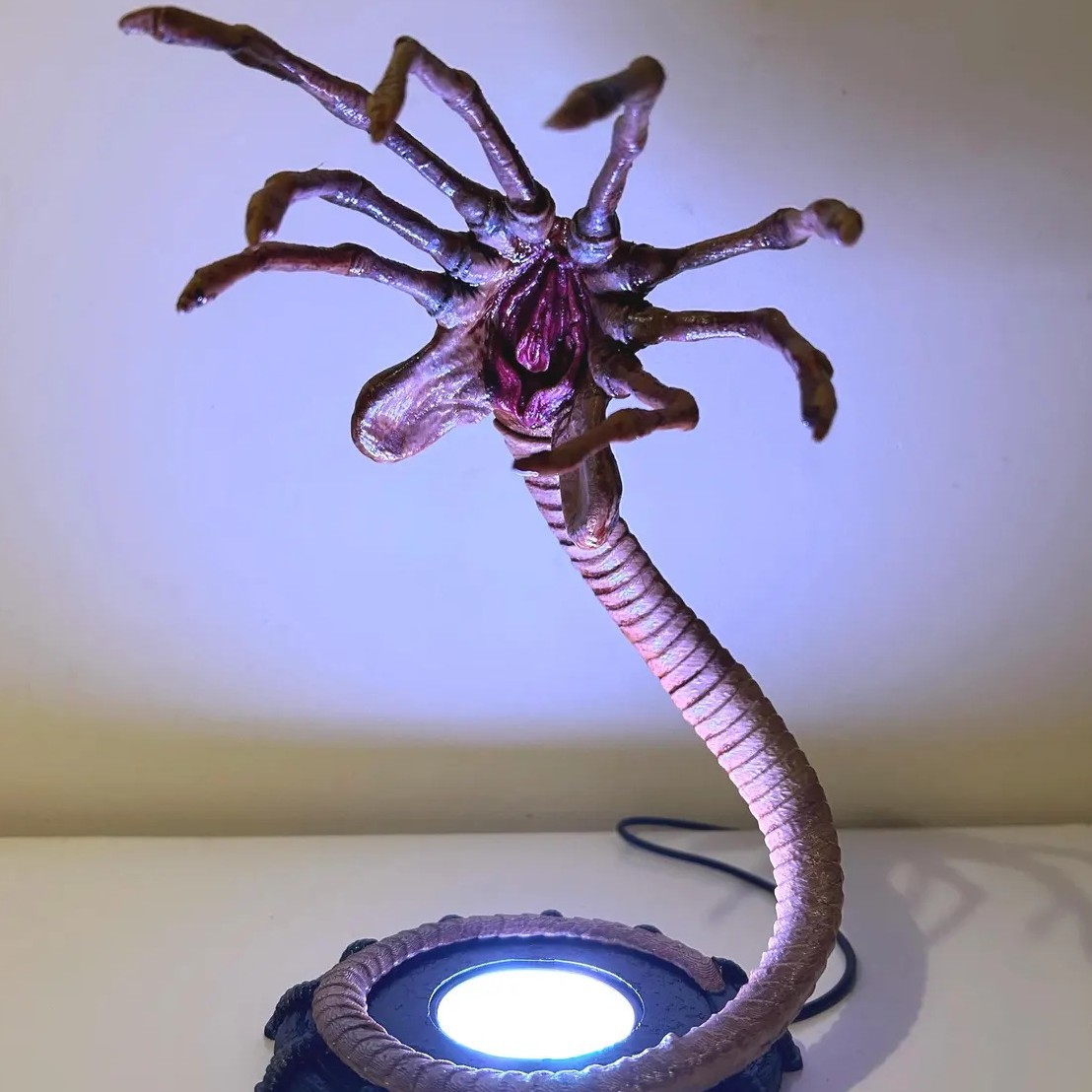 Alien Facehugger Lamp Nightlig - Home Decor Lamp ulasan dan harga
