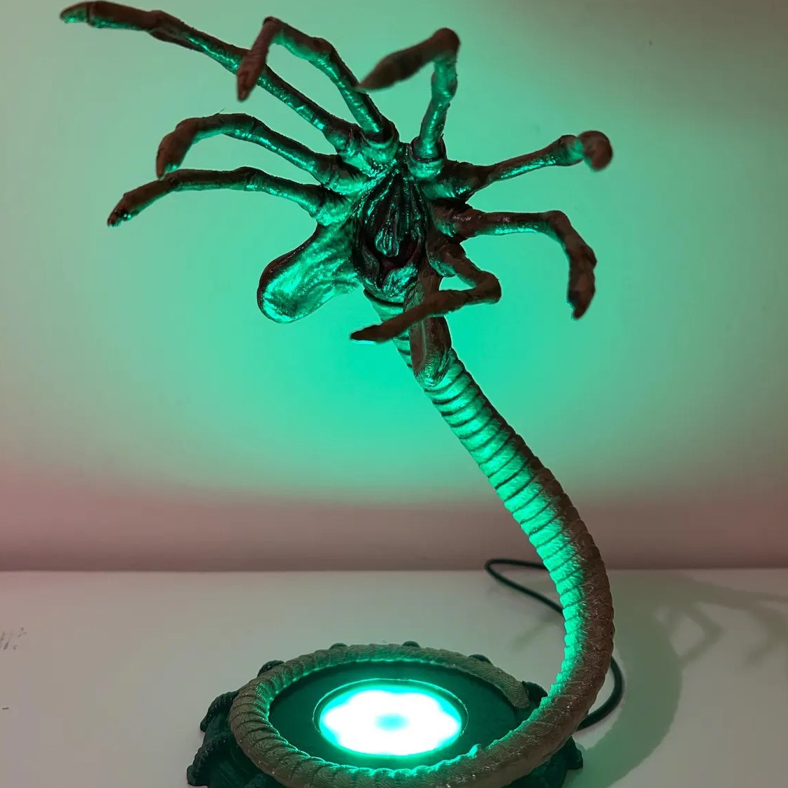 Alien Facehugger Lamp Nightlig - Home Decor Lamp ulasan dan harga