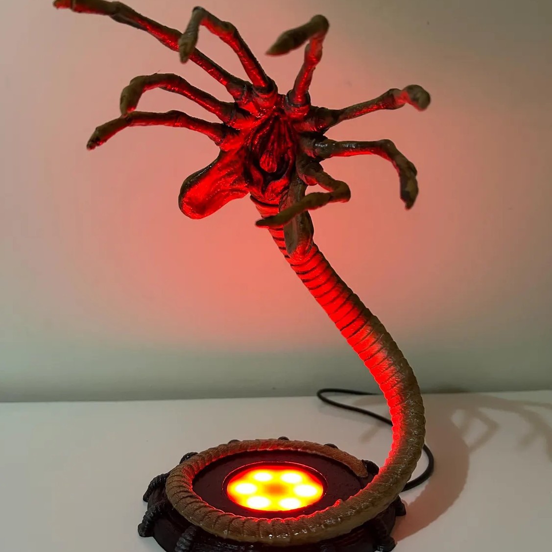 Alien Facehugger Lamp Nightlig - Home Decor Lamp ulasan dan harga